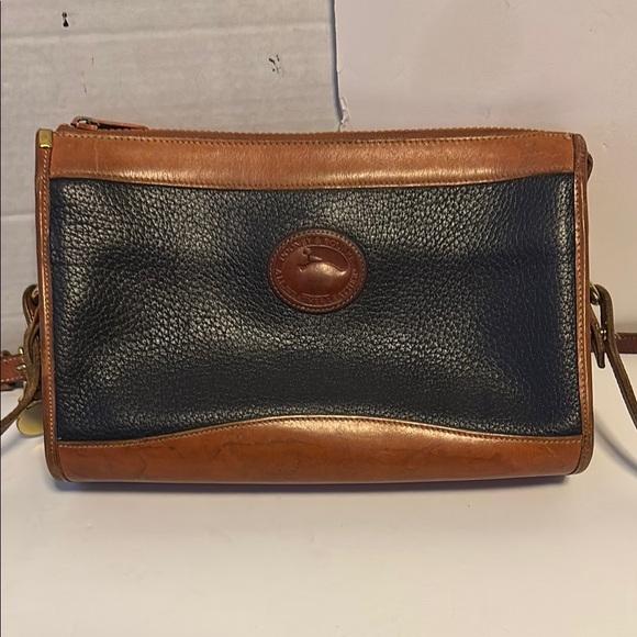 Dooney & Bourke Navy and Tan Leather Shoulder Bag Preloved Well Seasoned - Picture 1 of 11